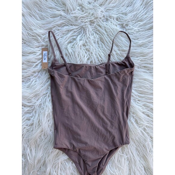 Skims Fits Everybody Cami Thong Bodysuit Umber Size XS - Picture 6 of 9